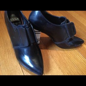 N.Y.L.A. Black Pointed Toe Heel - Size 7.5 NEW